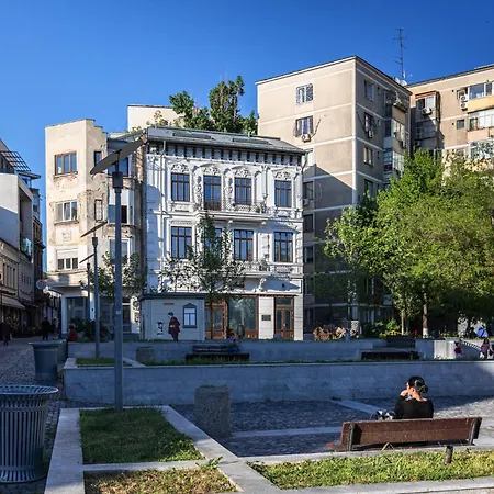Old Town Luxury Apartment