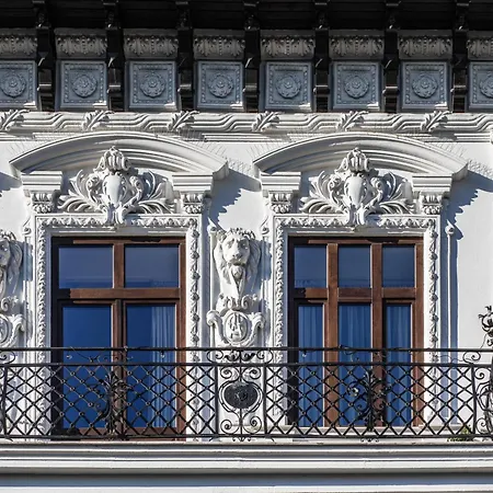 Old Town Luxury *