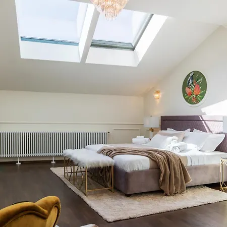 Old Town Luxury Apartament *